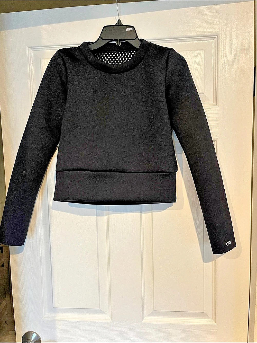 alo Black Long Sleeve crop scuba sweatshirt Top Like New xs/s